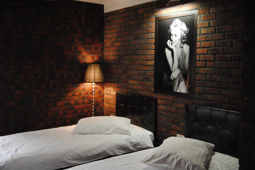 Amadeus Hotel Zielona Gora Cameră foto